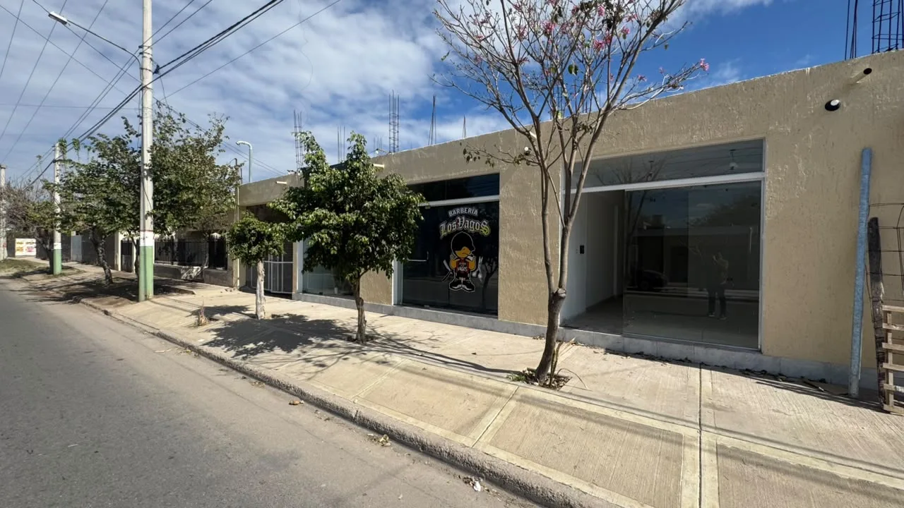 LOCAL COMERCIAL/A ESTRENAR